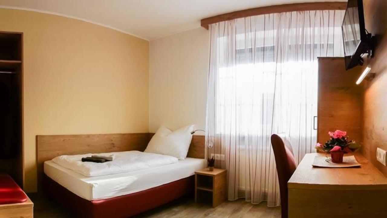 Bauers Gaestehaus Obersiebenbrunn ภายนอก รูปภาพ