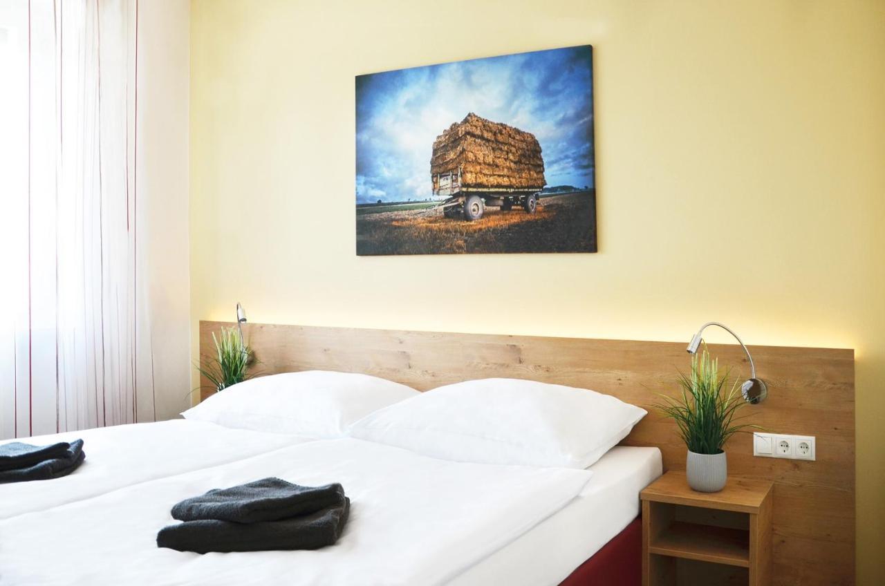 Bauers Gaestehaus Obersiebenbrunn ภายนอก รูปภาพ