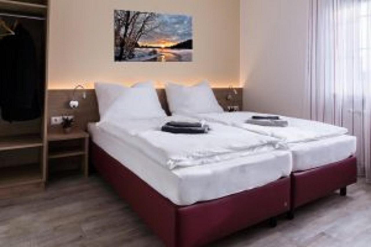 Bauers Gaestehaus Obersiebenbrunn ภายนอก รูปภาพ