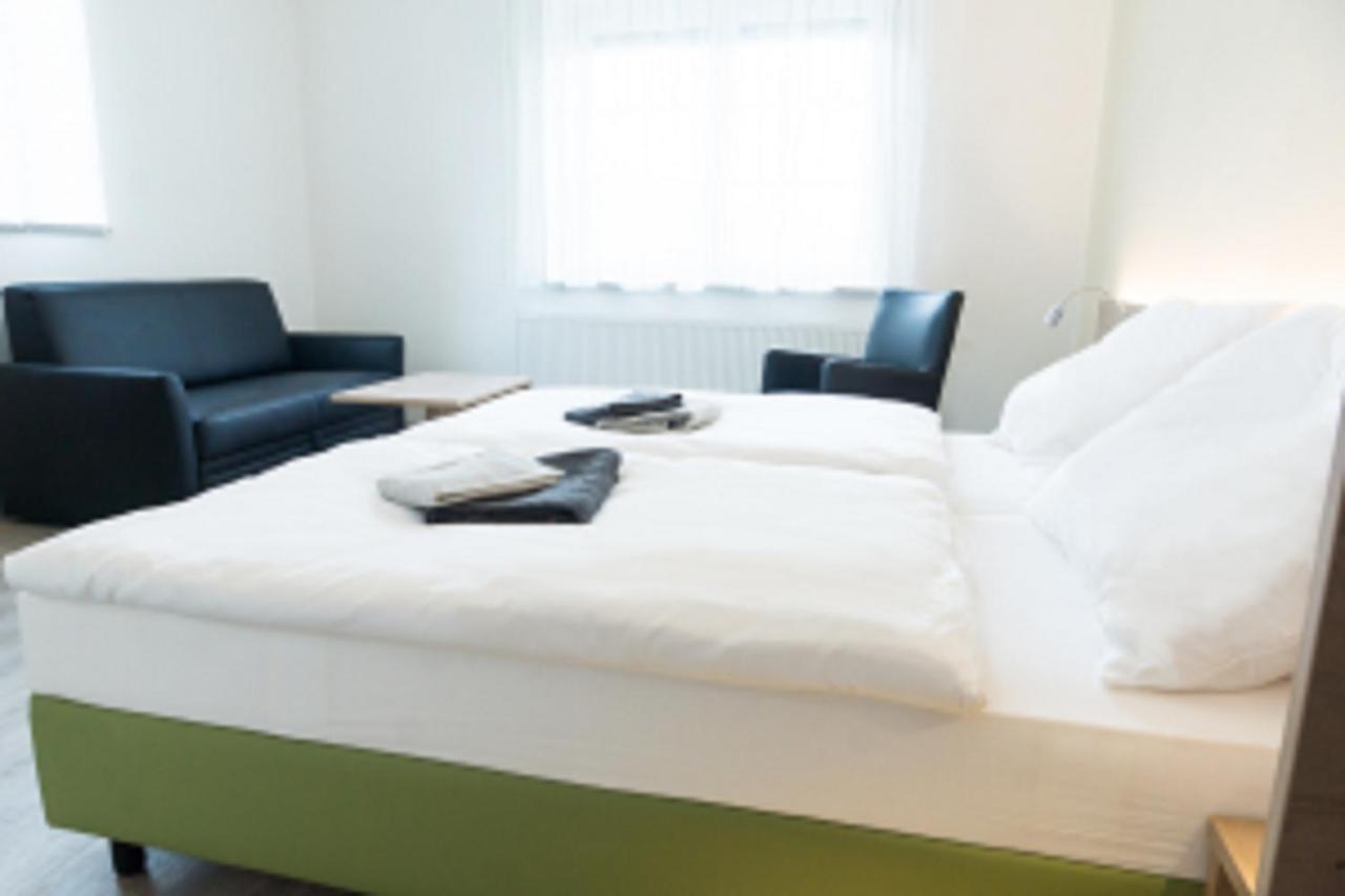 Bauers Gaestehaus Obersiebenbrunn ภายนอก รูปภาพ